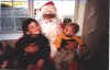 Summerfield Xmas2000 - Santa with Zach and Scott.JPG (135906 bytes)